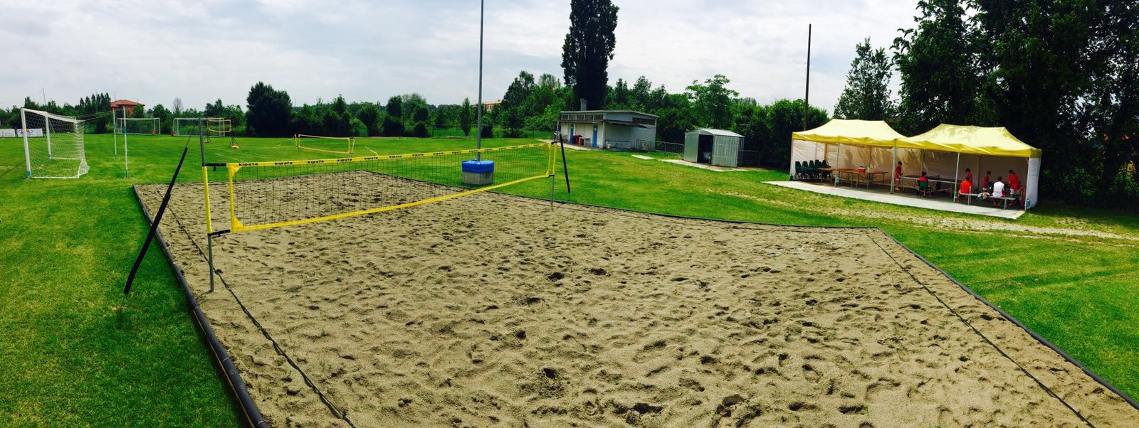 I nostri campi: Beach volley/tennis calcio tennis 